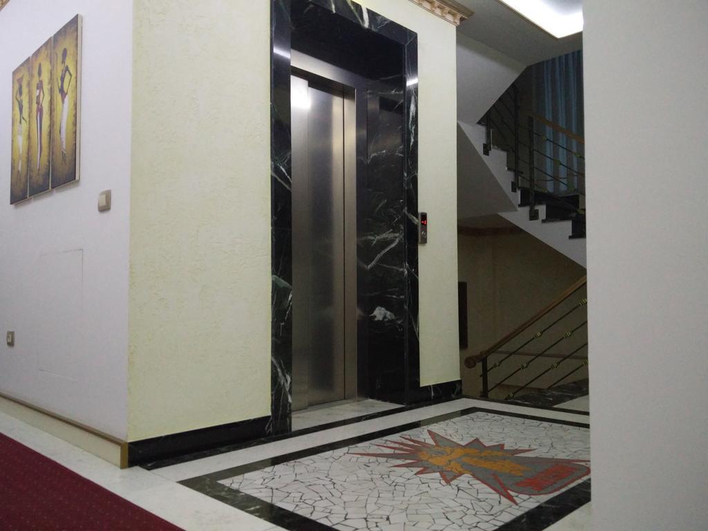 Hotel Mustang Vasqarr Exterior photo