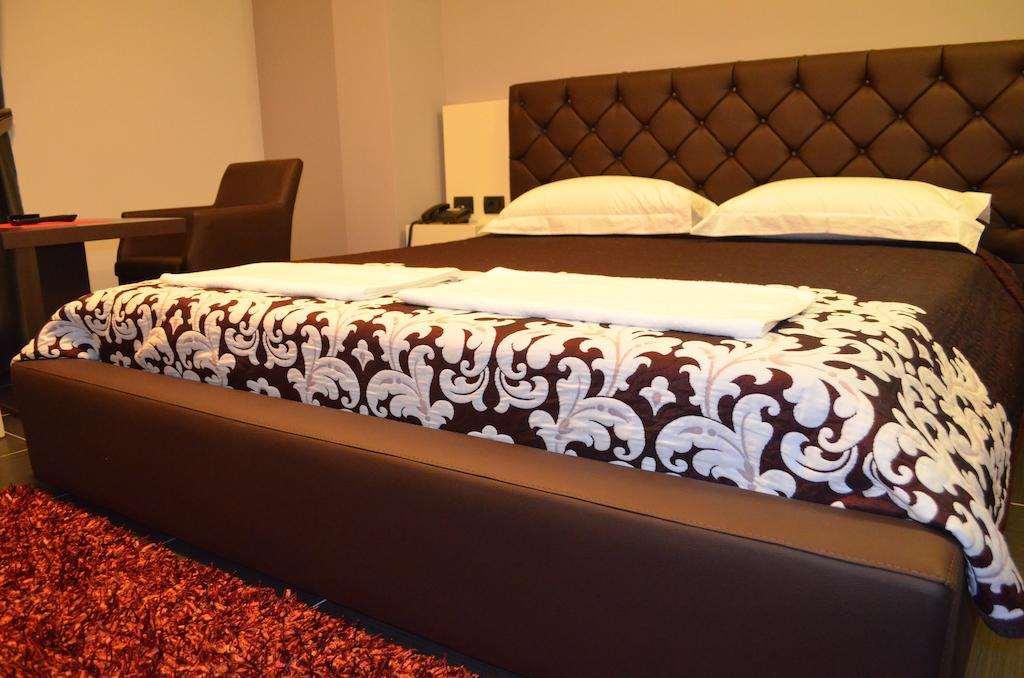 Hotel Mustang Vasqarr Room photo